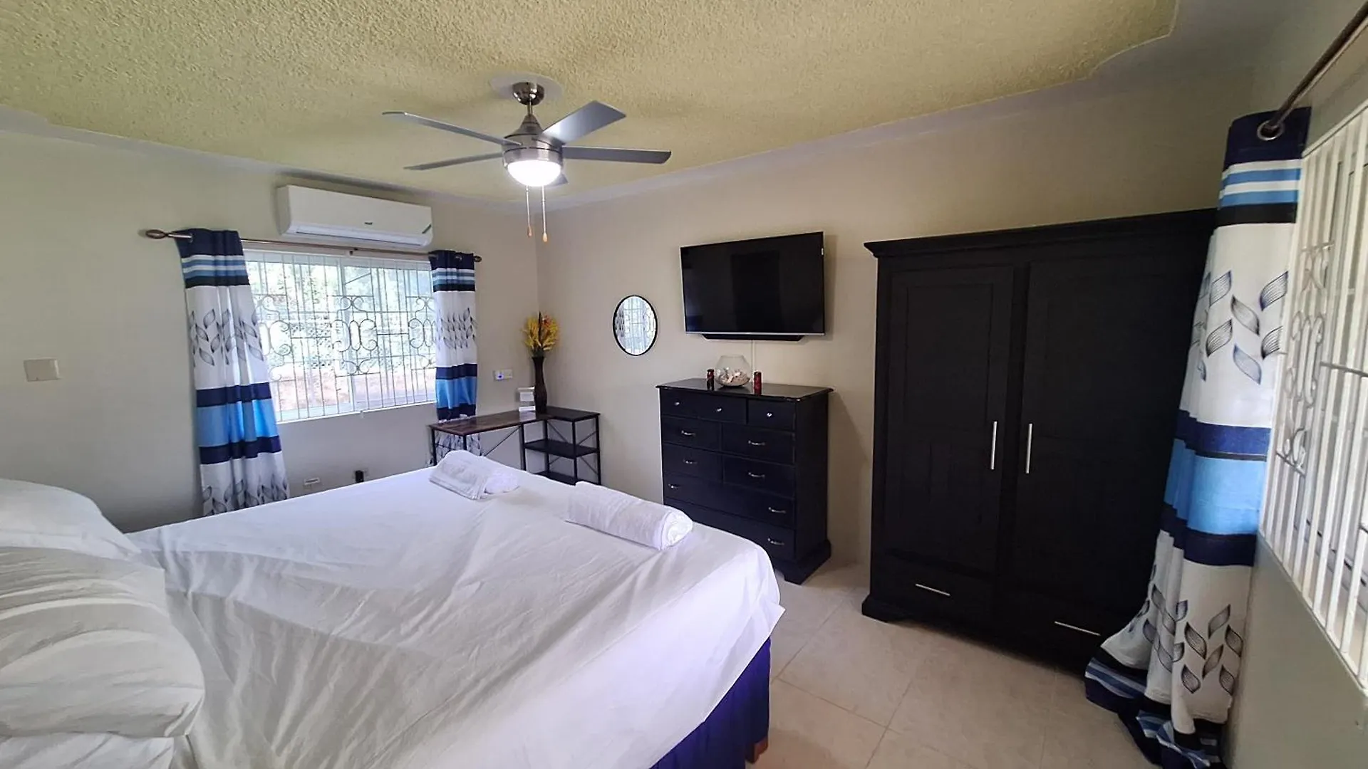 אוצ'ו ריוס Comfortable 2 Bed Apartment אוצ'ו ריוס